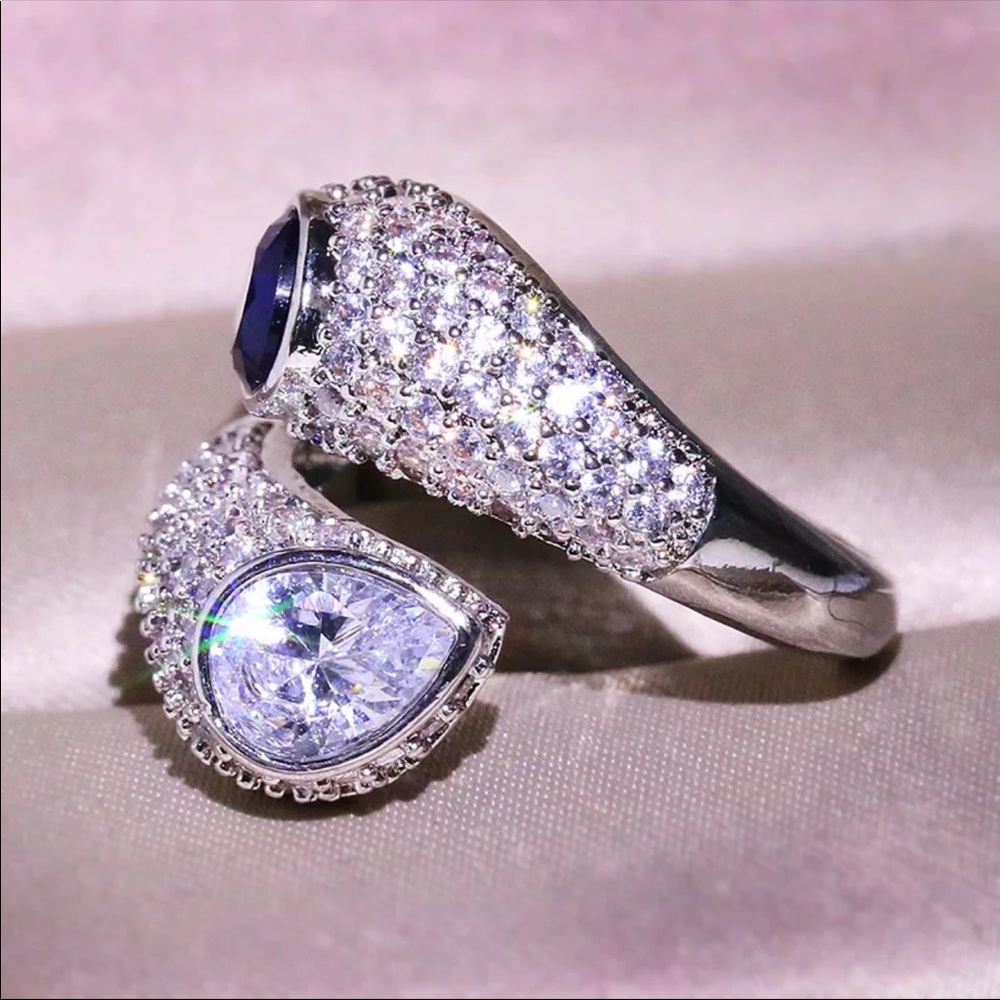 New Women’s 925 Silver Beautiful Sapphire Ring - Picture 3 of 5